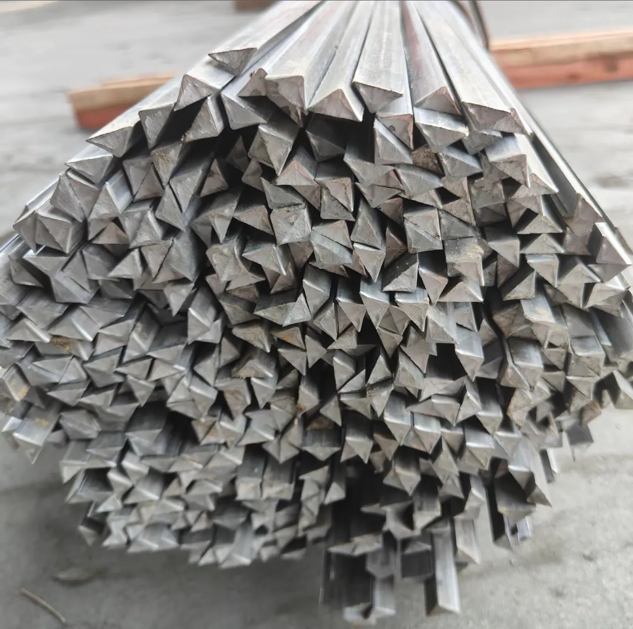 Cold drawn steel bar bundles in Juyi Metal factory stock